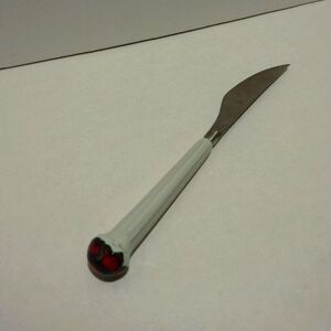 1 vintage Denby steak knife.